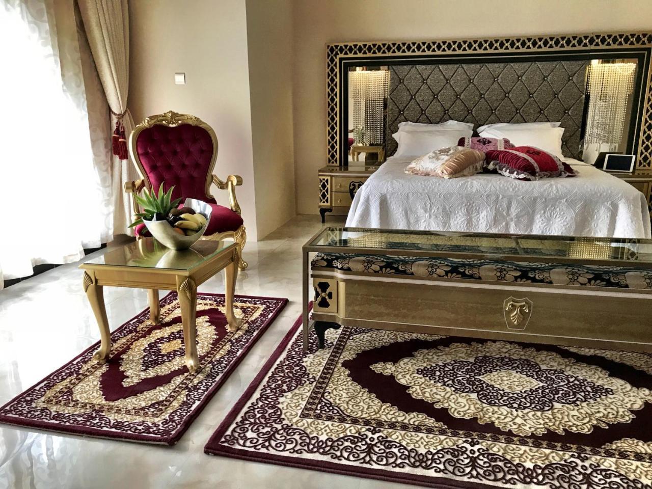 Madinat Al Bahr Business & Zanzibar